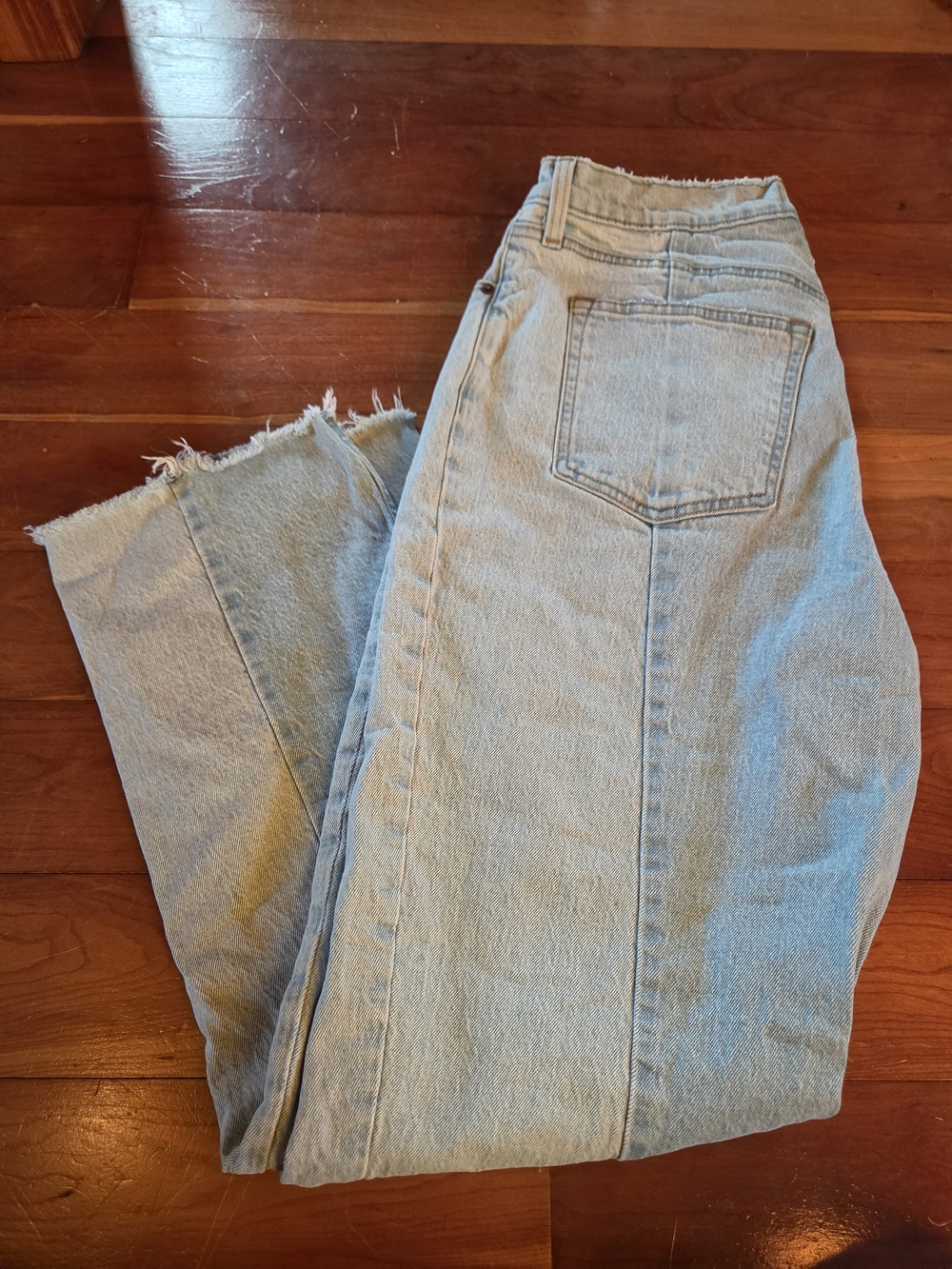 Light Wash High-Rise Women’s Jeans - Brand Unspecified